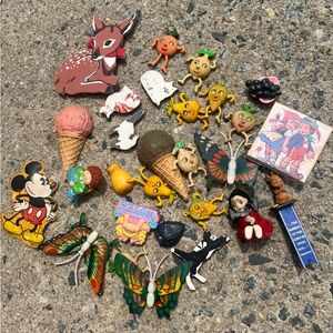 Lot of vintage magnets